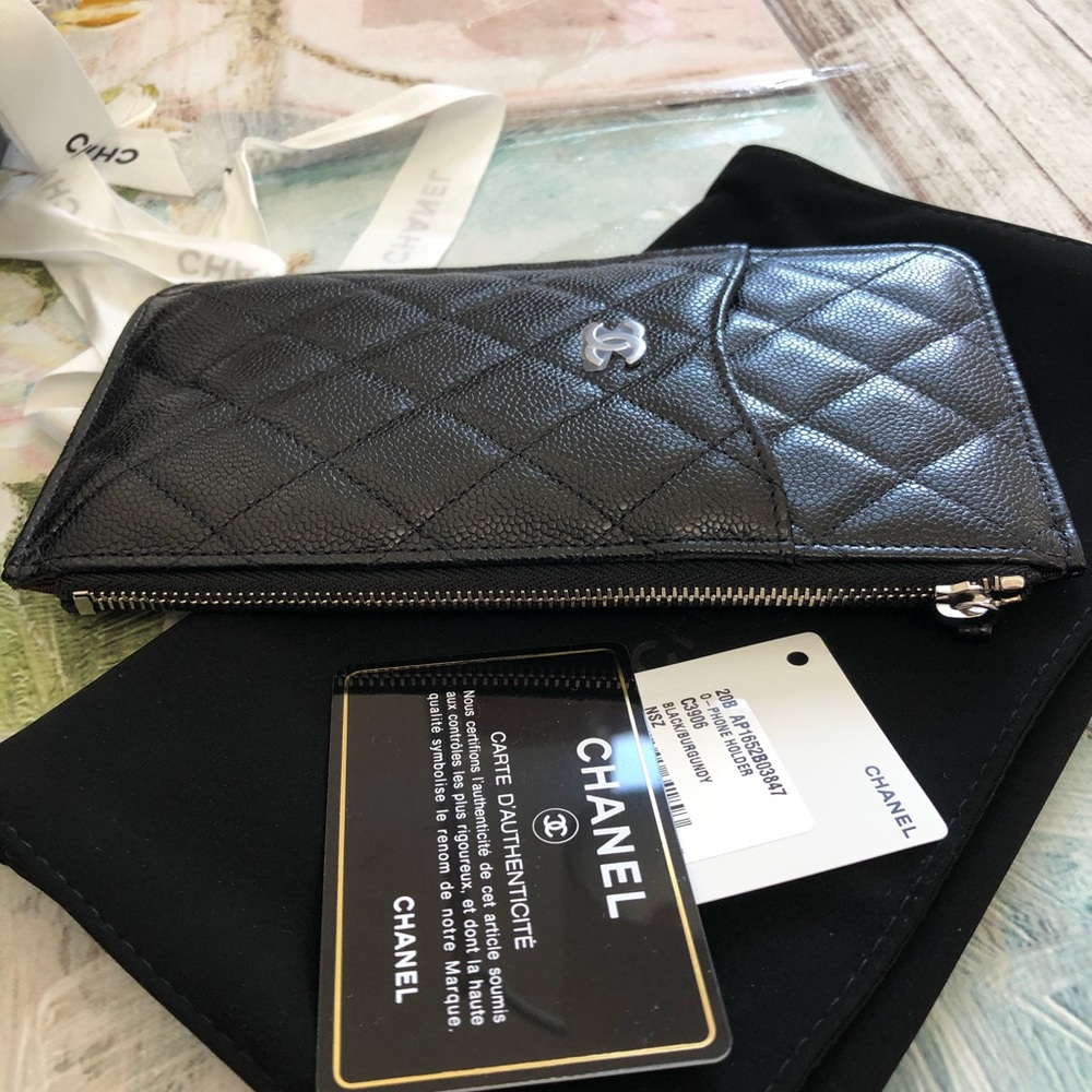 Brand new Chanel black phone wallet SHW - Picture 13 of 16